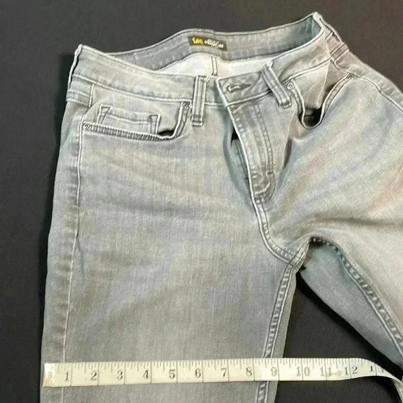 Lee’s women’s 5 regular fit, mid-rise, straight leg 5 pocket jeans size 8 short - Picture 6 of 9